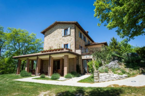  Agriturismo La Corte del Lupo  Ночера Умбра